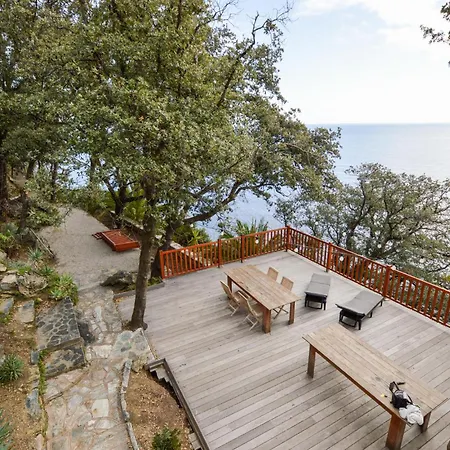3 Bedroom Cozy In 펜션